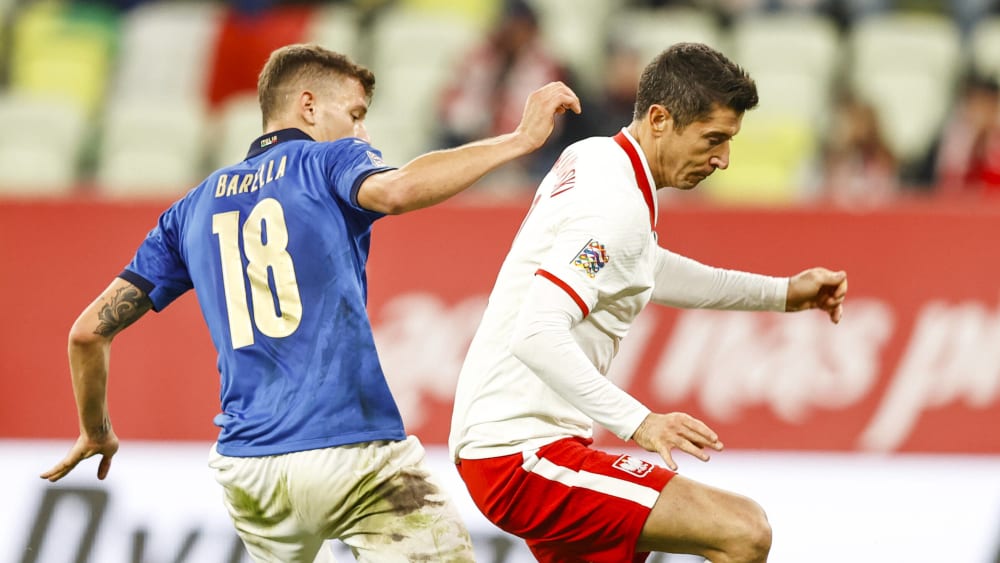 Italien Macht Zu Wenig Aus Der Optischen Uberlegenheit Lewy Oft Allein Kicker