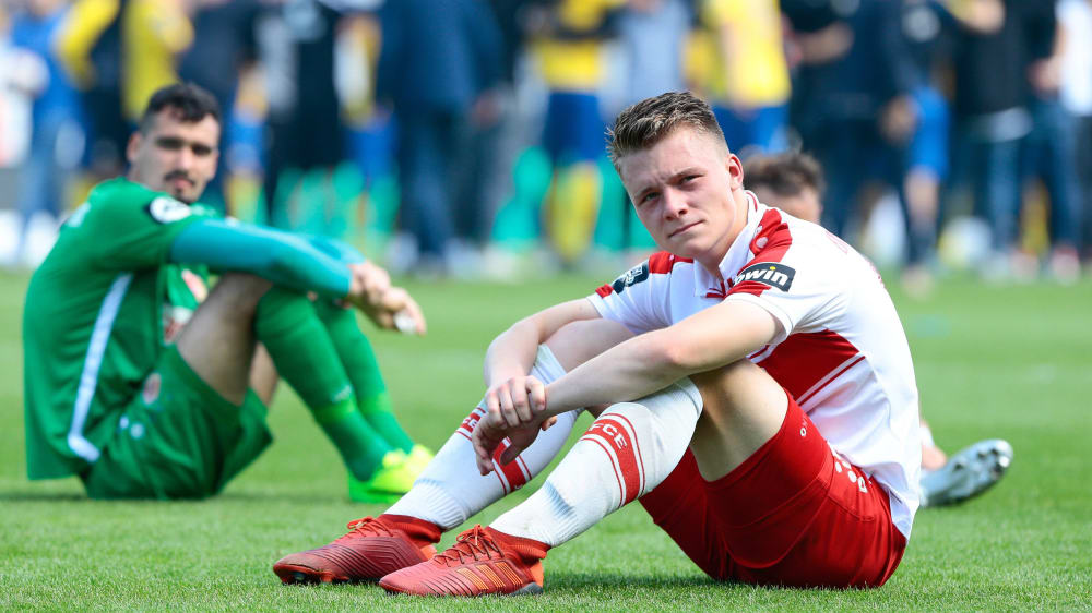Er spielt ab sofort für die Zweitvertretung des 1. FC Köln: Innenverteidiger Leon Schneider.