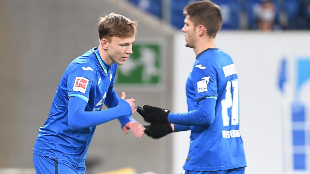 Den Ausgleich von Außen erlebt: Andrej Kramaric verlässt für Maximilian Beier den Platz.