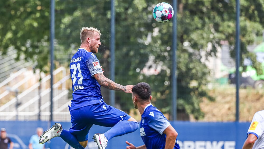 Wucht und Kopfballstärke: Bringt Karlsruhes Philipp Hofmann seine Stärken gegen Bochum ein?