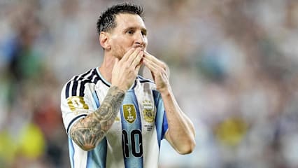 16 WM-Tore: Lionel Messi zog mit seinem Dreierpack gegen Algerien mit dem Rekordtorschützen Miroslav Klose gleich.