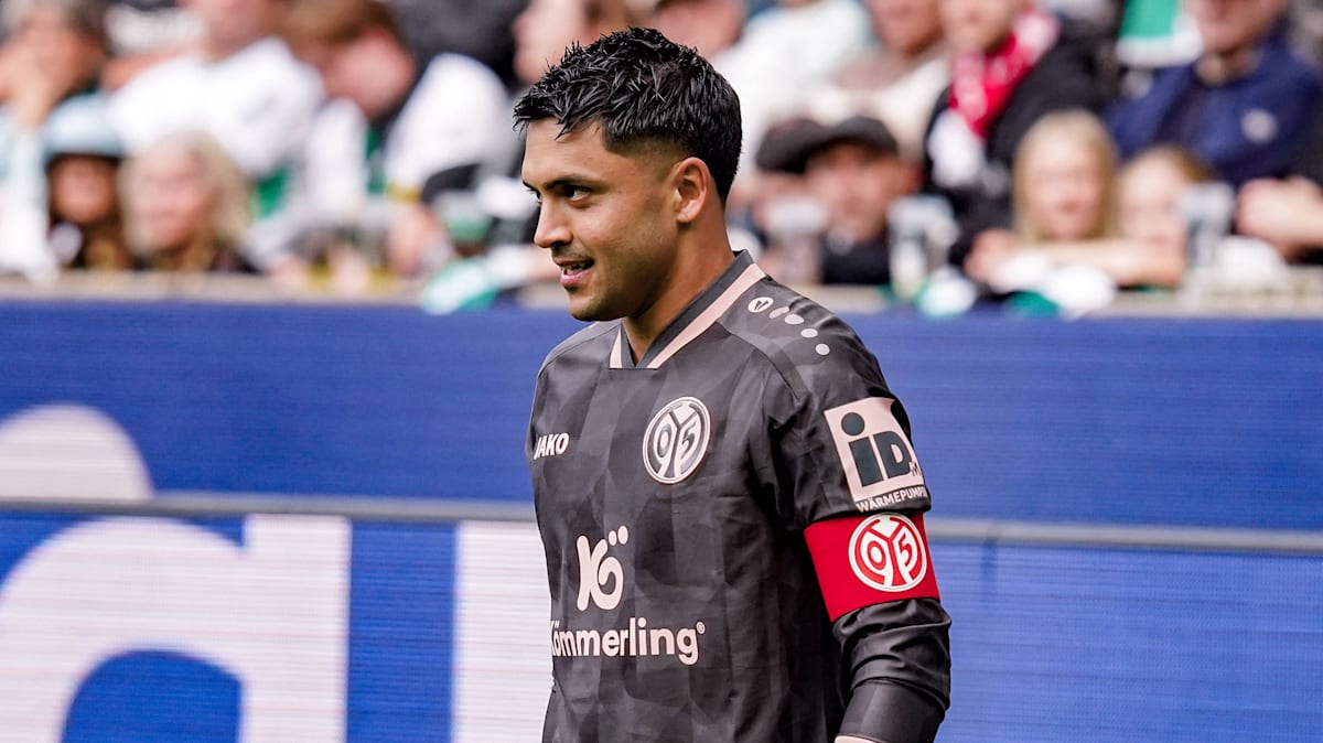 After the incident before the Gladbach penalty: Hamann demands a ...