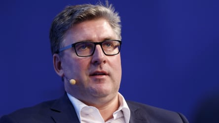 Axel Hellmann, Vorstandsmitglied von Eintracht Frankfurt, verteidigt im Gastkommentar die Entscheidung für die Fortsetzung der Bundesliga.