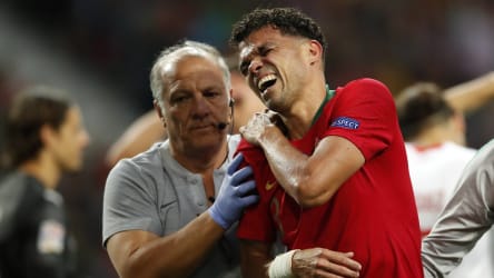 Pepe musste gegen die Schweiz unter großen Schmerzen vom Feld.