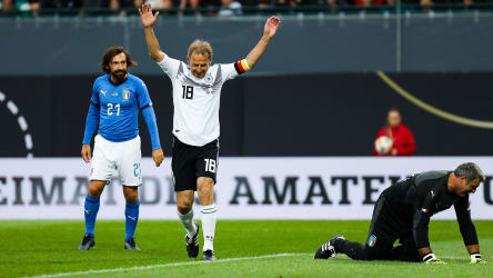 Andrea Pirlo und Jürgen Klinsmann