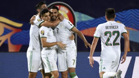 Riyad Mahrez (#7), Youcef Bennacer (re.)