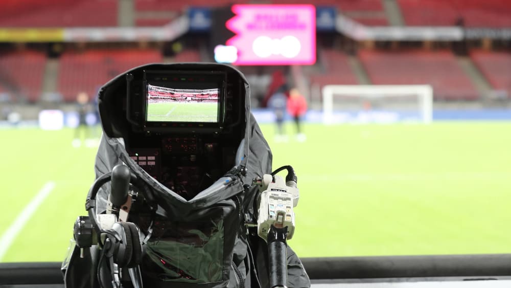 Die Auflagen für Medienschaffende in den Stadien werden aufgrund der Corona-Zahlen neu aufgelegt.