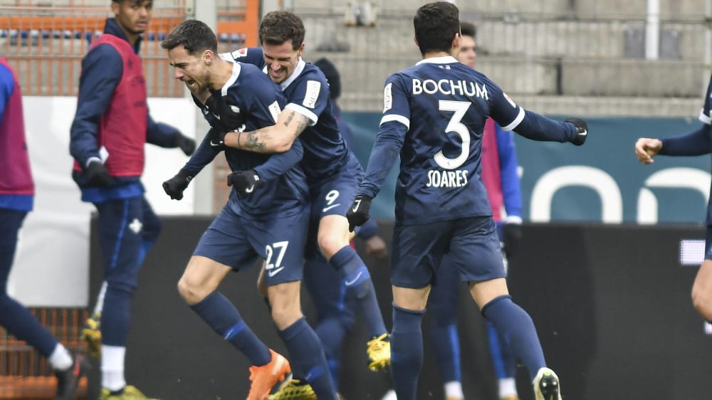 Umjubelter Siegtreffer: Milos Pantovic (27) wurde kurz zuvor eingewechselt und erzielte das 2:1 für den VfL Bochum.