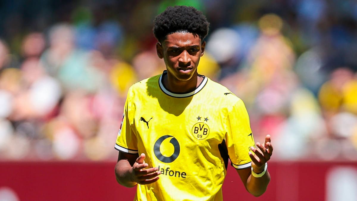 Youngest national player in BVB history: Duarte signs professional ...