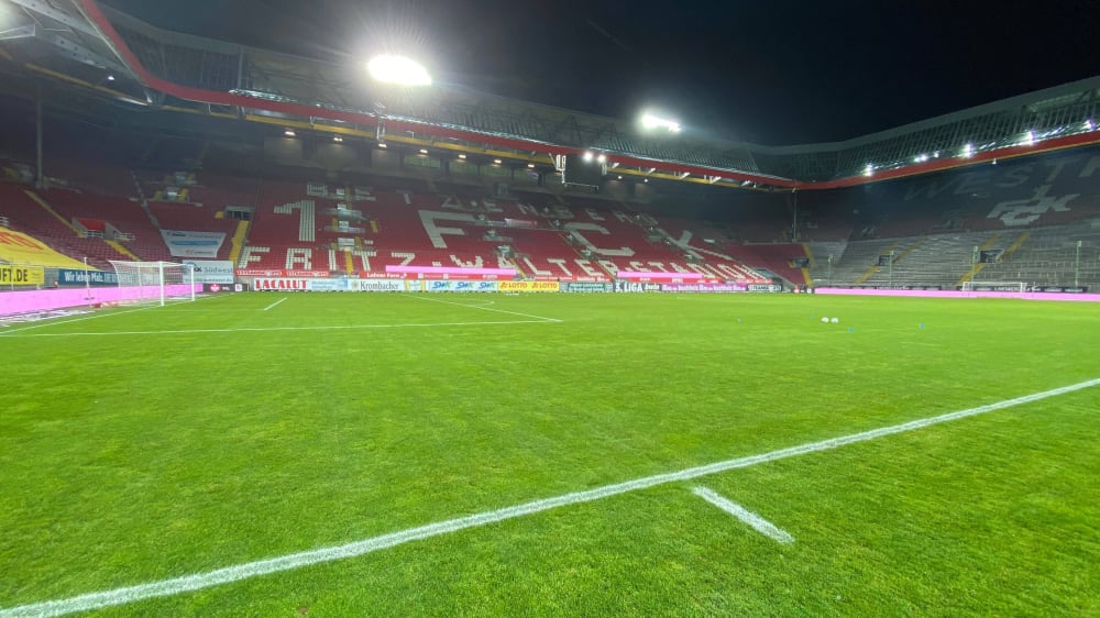 Lautern Darf Gegen Gladbach 20 000 Fans Begrussen Kicker