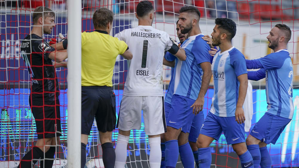 Trotz Unterzahl ein Punkt beim Tabellenführer: Der SV Meppen spielt 3:3 in Halle.