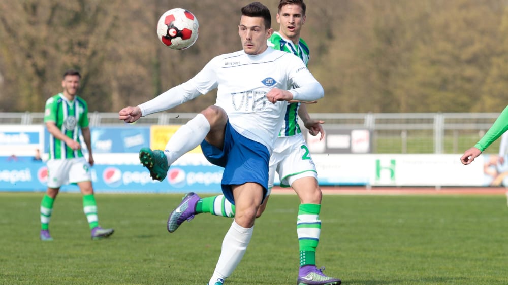 Stürmer mit USA-Erfahrung: Max Wilschrey (hier im weißen Trikot des VfB Oldenburg) wechselt zum FC Karbach.