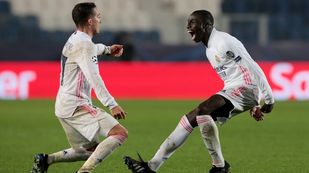 Besser spät als nie: Real Madrid gewann dank Ferland Mendy (r.) in Bergamo.