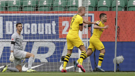 Goalgetter Haaland verpasste, aber Aushilfs-Torjäger Guerreiro (r.) erzielte in seinem Rücken das Dortmunder 1:0.