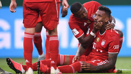 Kopf hoch! David Alaba kümmert sich um den angeschlagenen Jerome Boateng.