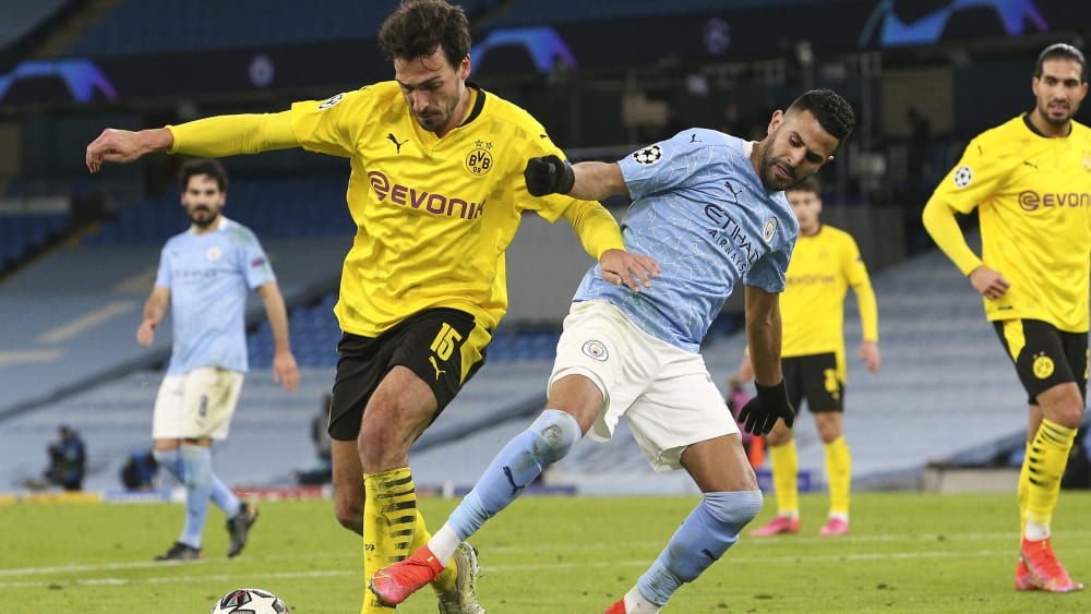 "Wir müssen zeigen, dass das nicht nur auf der großen Bühne geht": Mats Hummels (li.), hier gegen Riyad Mahrez.