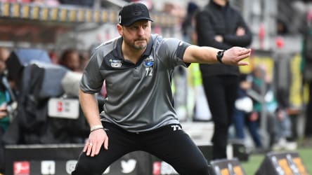 Paderborns Trainer Steffen Baumgart ist heiß auf das Spiel gegen Dortmund.