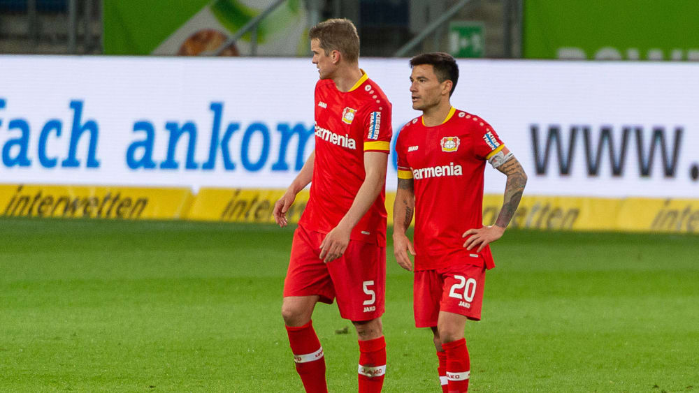 Standen in München mit Bayer auf verlorenem Posten: Sven Bender und Charles Aranguiz.