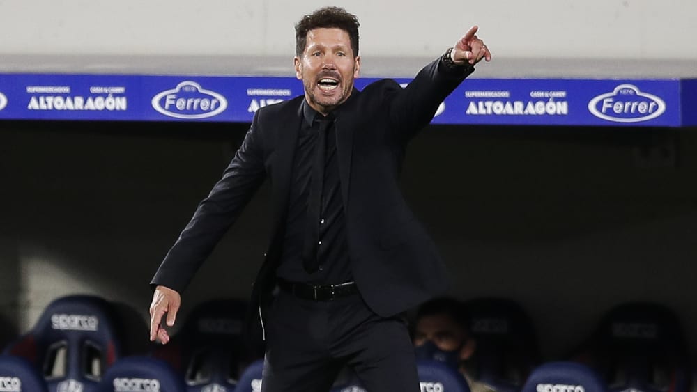 Da geht's lang: Diego Simeone und sein Team stehen ganz oben in der Tabelle.