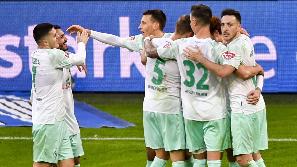 Seltener Anlass: Werder feiert - bei einem Spiel gegen den FC Bayern.