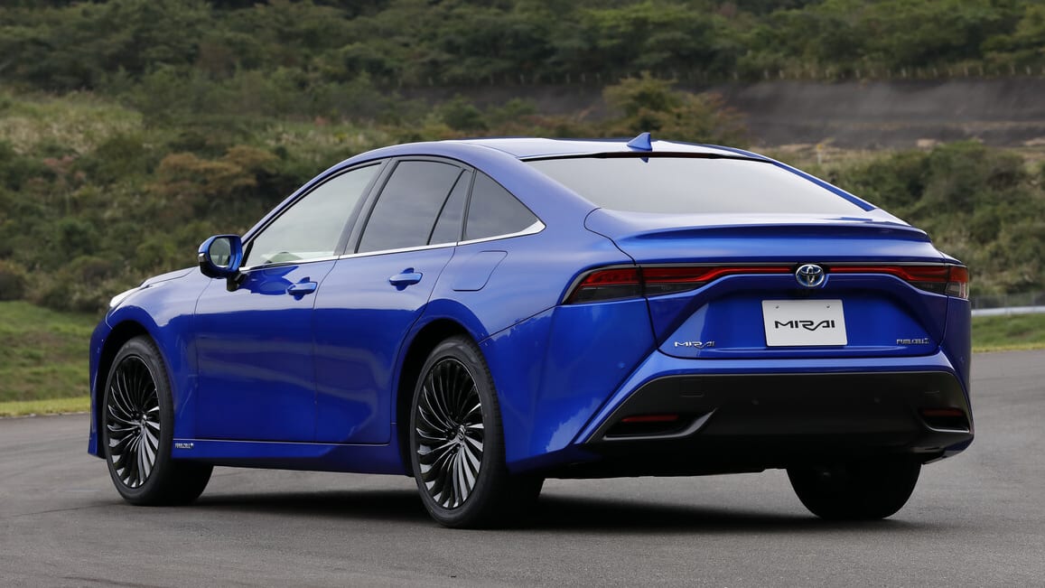 Водородная toyota mirai