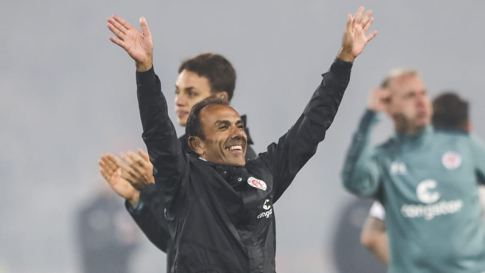 Überglücklich: Trainer Jos Luhukay.