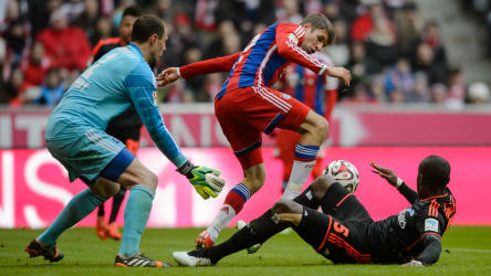 Jaroslav Drobny, Thomas Müller, Johan Djourou (v.li.)
