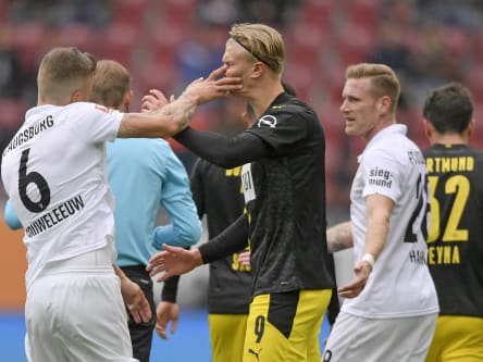 Ohrfeige für den BVB und Haaland: Augsburg besiegt Dortmund.