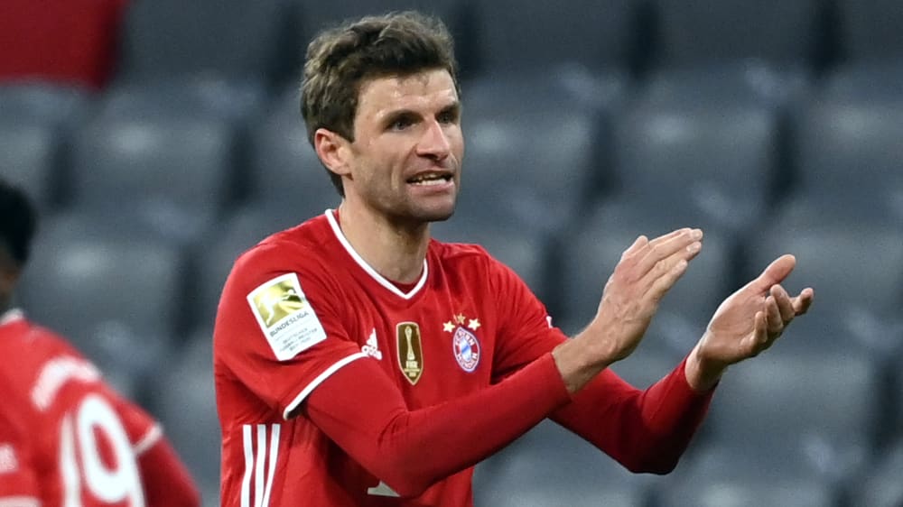 "In schwierigen Situation geht er voran": Thomas Müller trieb seine Bayern-Kollegen auch gegen Dortmund an.