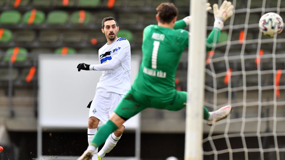 Erster Ballkontakt: Direkt nach seiner Einwechslung traf Mannheims Rafael Garcia zum Ausgleich und legte die Basis zum Heimsieg.