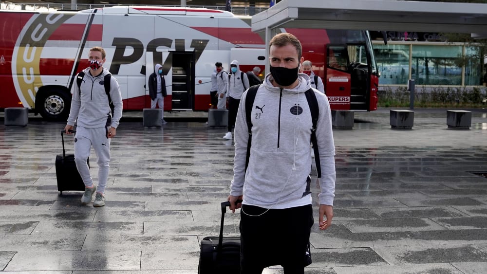 Mario Götze (r.) ist auf Zypern dabei, zwei seiner Teamkollegen dagegen nicht.