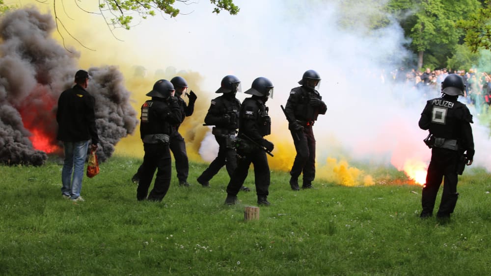 Am 16. Mai kam es in Dresden zu Ausschreitungen.