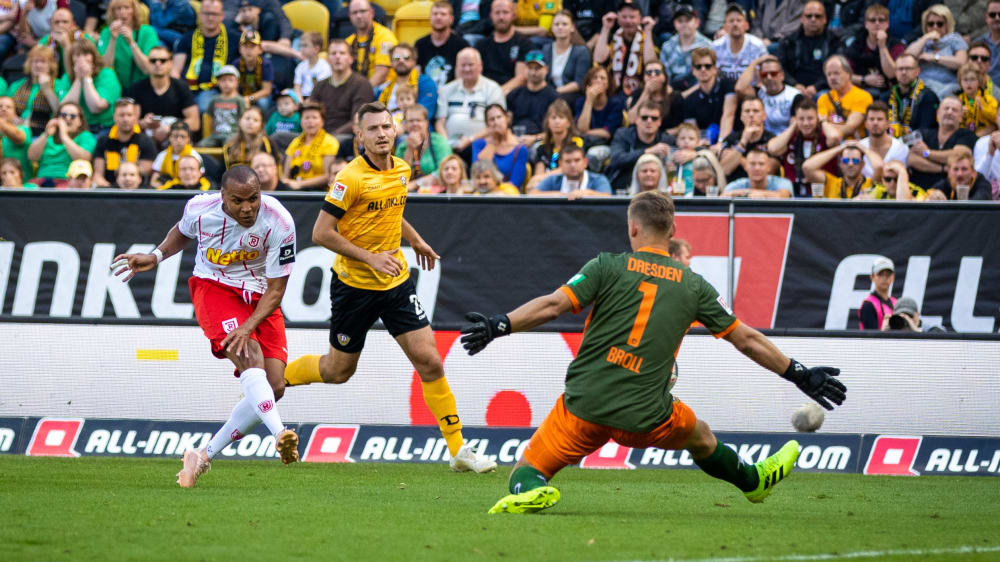 Das 1:0: Jann George lässt Dresdens Keeper Kevin Broll keine Chance.