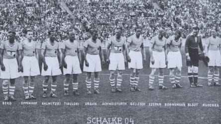 Ein Kreisel voller Knappen: Schalke war in den Dreißiger Jahren kaum zu bezwingen.