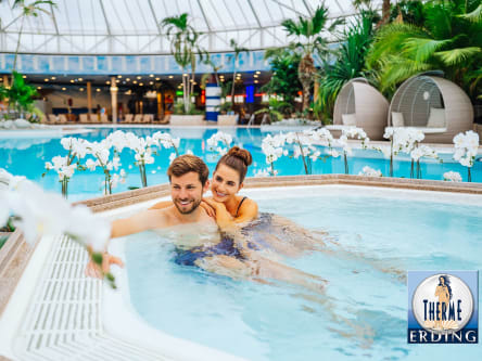 TE Therme Whirlpool Junges Paar Quer 2