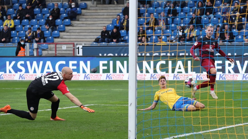 Sein zweiter Streich: Club-Stürmer Pascal Köpke erzielt das 2:1.