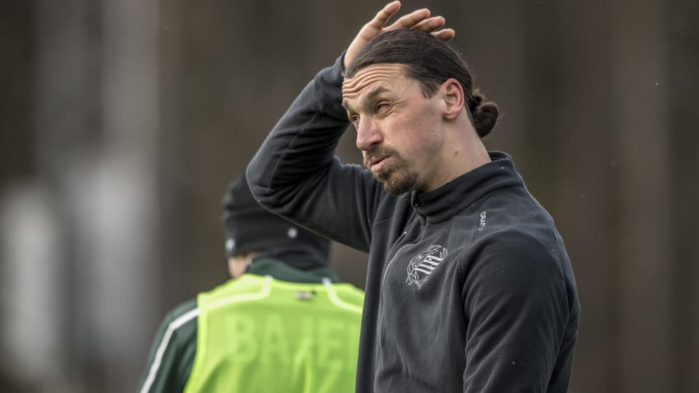 Stippvisite Oder Zeichen Ibrahimovic Trainiert Bei Hammarby If Mit Kicker