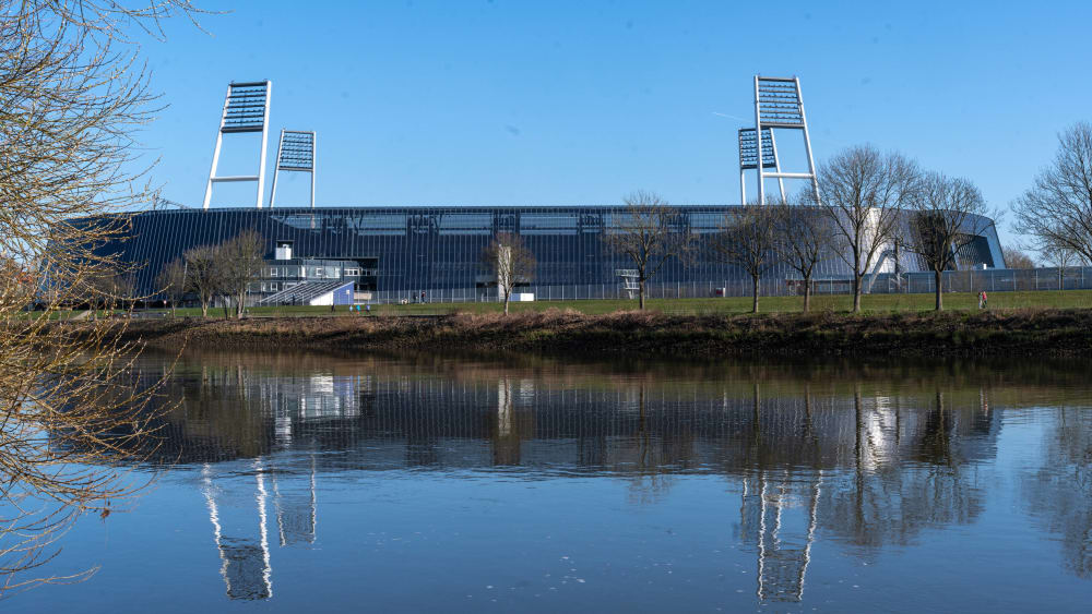 Die Bundesliga nimmt den Betrieb ab dem 16. Mai wieder auf - und lässt direkt ein Montagsspiel in Bremen folgen.