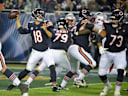 Chicago Bears Quarterback Caleb Williams (18) wirft während des NFL-Spiels gegen die New England Patriots im Soldier Field in Chicago einen Pass.