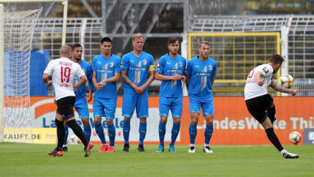 Wunderlich trifft zum 1:0