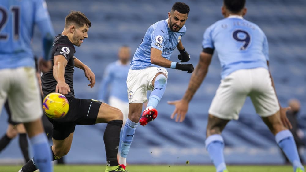 Technisch hochwertig: ManCitys Riyad Mahrez (Mi.) trifft zum zwischenzeitlichen 2:0 gegen den FC Burnley.