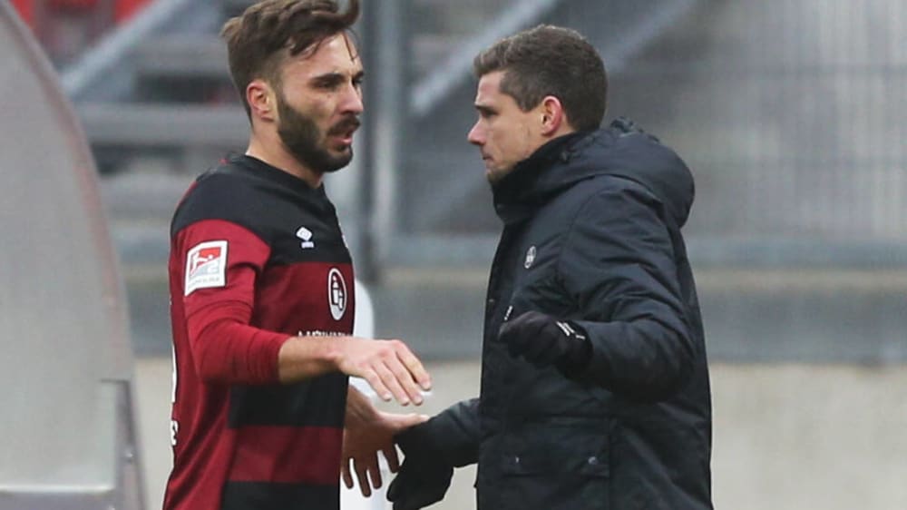 Setzte FCN-Trainer Robert Klauß (re.) Stürmer Fabian Schleusener am Sonntag von Beginn an ein?