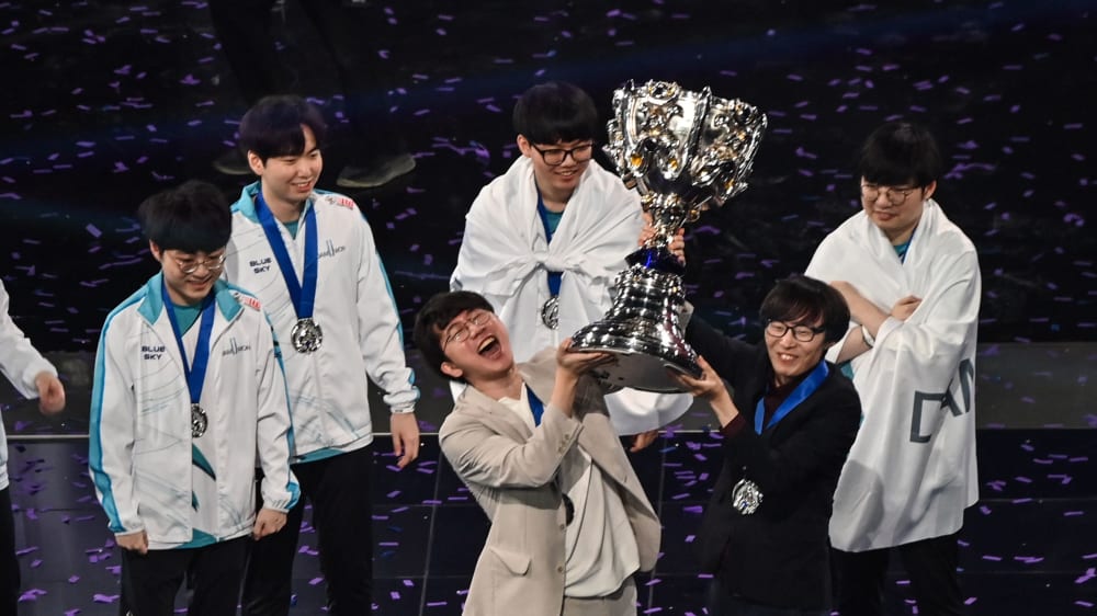 DAMWON setzt sich bei LoL Worlds 2020 am Ende durch.