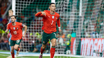 Gelingt die Krönung in den USA? Cristiano Ronaldo (re.) jagt den lang ersehnten WM-Titel.