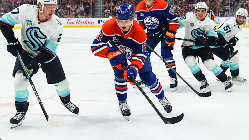 Josh Samanski (#81) von den Edmonton Oilers im Spiel gegen die Seattle Kraken.