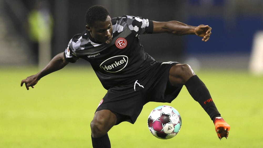 Düsseldorfs Kelvin Ofori könnte in die Startelf rutschen.