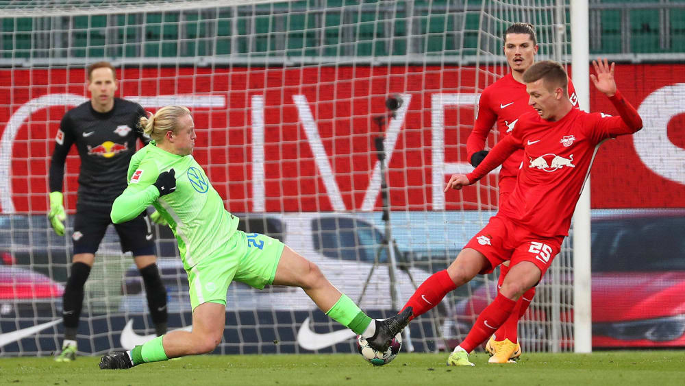 Kein Zentimeter geschenkt: Xaver Schlager (li.) und Dani Olmo (re.) lieferten sich mit ihren Teams viele intensive Zweikämpfe.