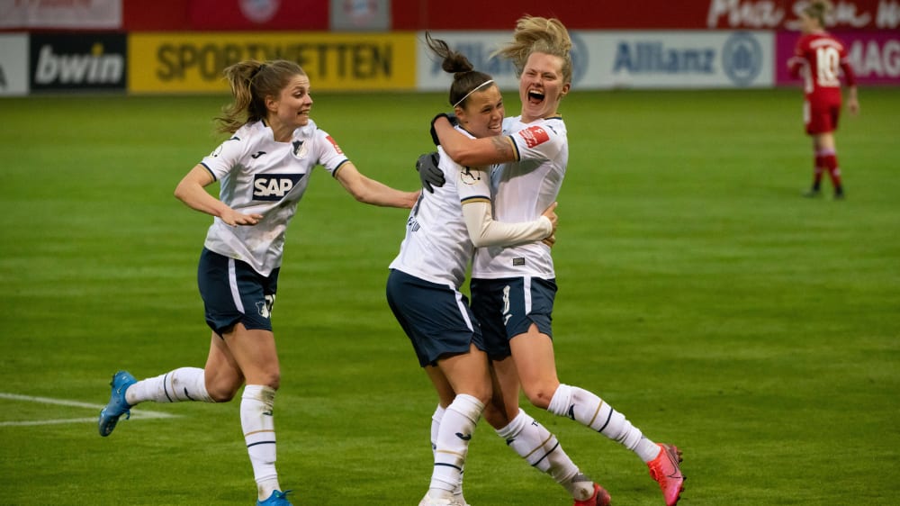 Die Freude ist riesig: Die TSG Hoffenheim bezwang die Bayern-Frauen auf dramatische Art und Weise.
