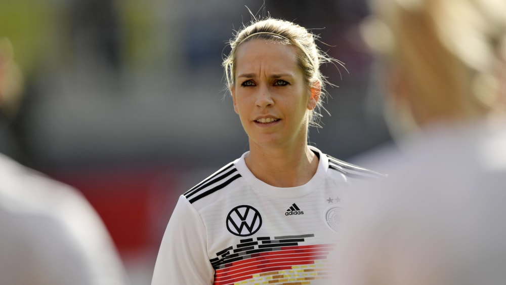 Für die Mittelfeldakteurin heißt es Abschied nehmen: Lena Goeßling tritt aus der Nationalmannschaft zurück.