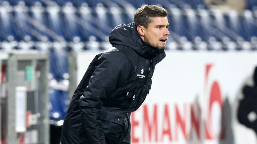 Schaut sicher auch beim Derby ganz genau hin: Club-Coach Robert Klauß.